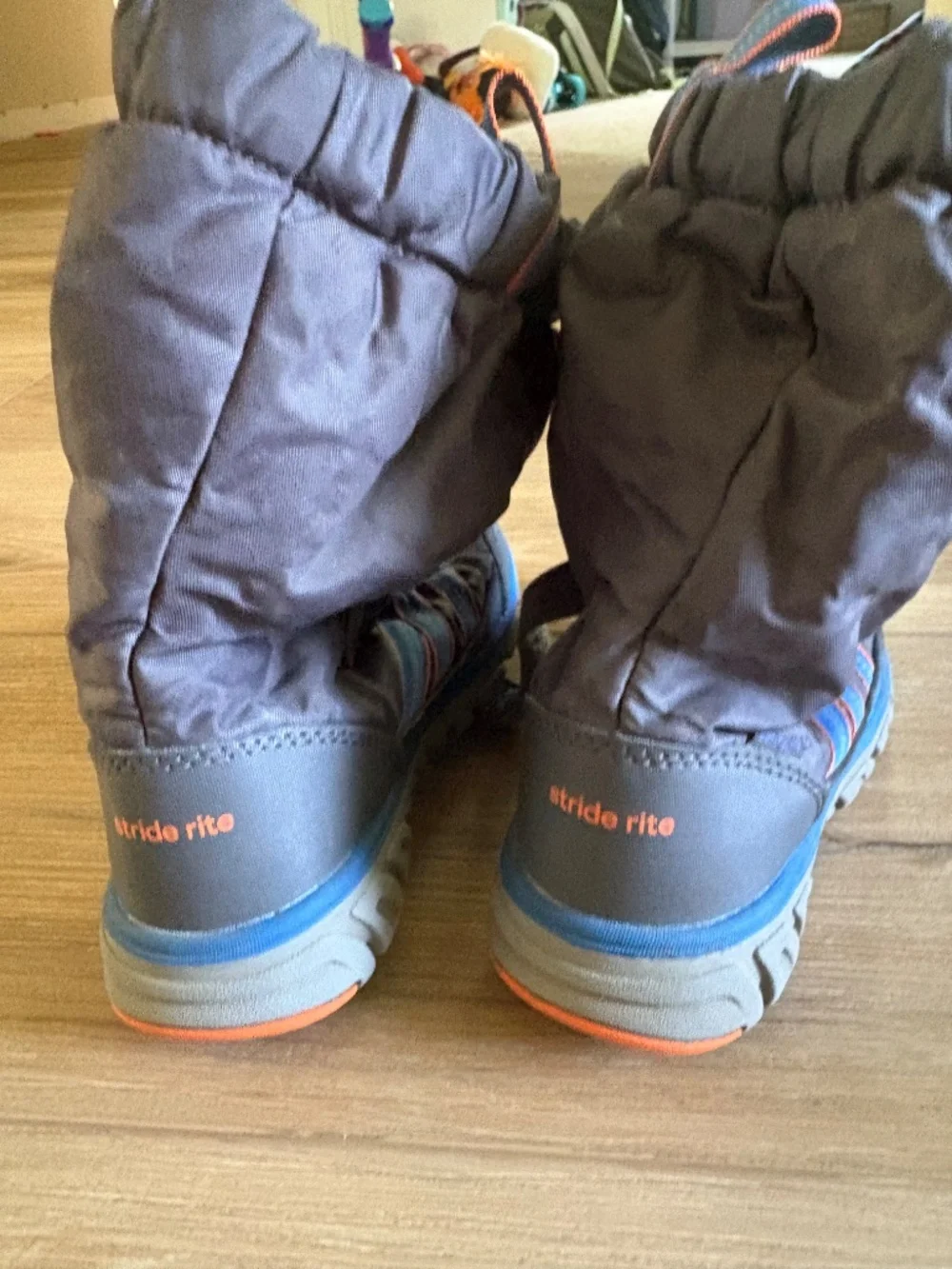 Boys 10.5 Stride Rite Pull-on Snow Boots